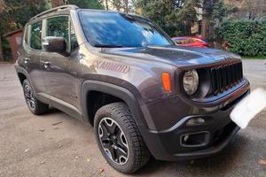 Renegade 4x4  con gancio traino