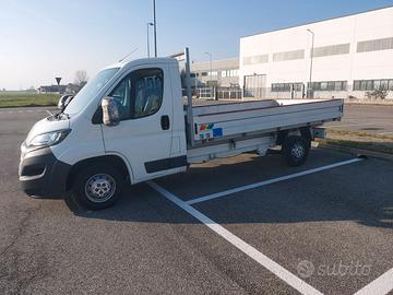 Peugeot Boxer 335