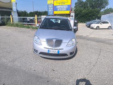 Lancia Ypsilon 1.3 MJT 75 CV Argento