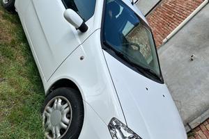 Auto Fiat punto