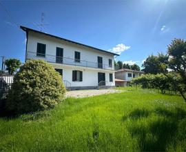 Casa Singola a Angera