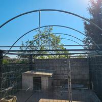 Struttura gazebo con archi in ferro zincato
