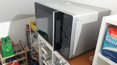 Forno Microonde WHIRLPOOL ChefPlus con Grill