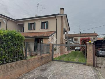 PORZIONE DI TRIFAMILIARE A VENEZIA