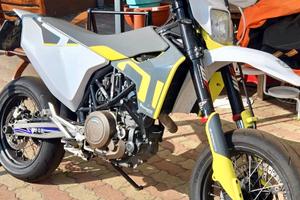 Husqvarna 701 super motard