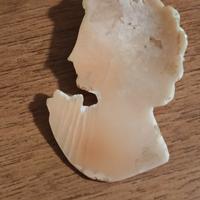 cameo non so il materiale 