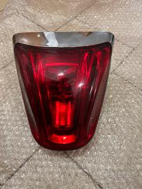 Fanale posteriore vespa primavera 125 150 abs