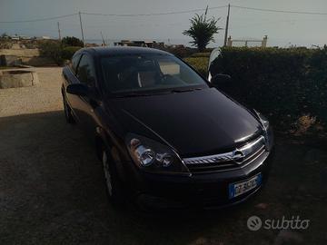 Opel Astra coupé GTC 