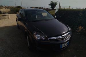 Opel Astra coupé GTC 