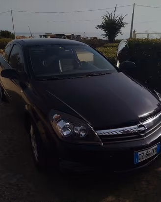 Opel Astra coupé GTC 