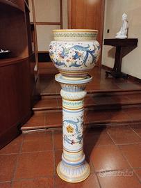 Colonna con vaso Deruta