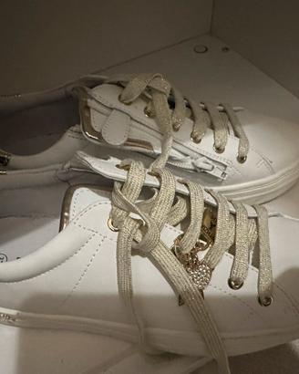 Snickers Patrizia Pepe nr 37