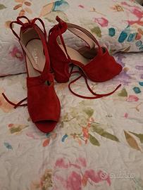 Nuovi sandali rossi Sixth Sense 

