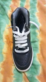 Scarpa da tennis nera