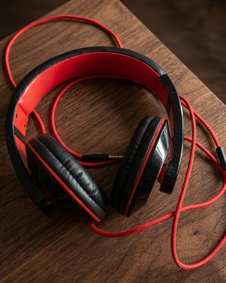 Cuffie Over-Ear Nero/Rosse con Cavo in Tessuto