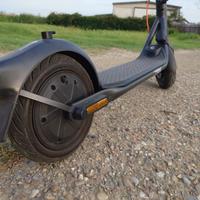 Monopattino elettrico segway-ninebot F2 pro E