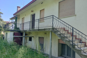 Fiaschetti di caneva due case di testa con