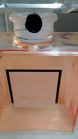 Factice Cocò Chanel originale gigante