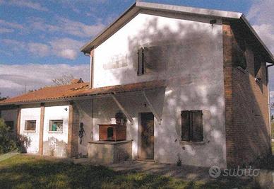 Immobile in asta di 674 m² con 2 locali a Jolanda 
