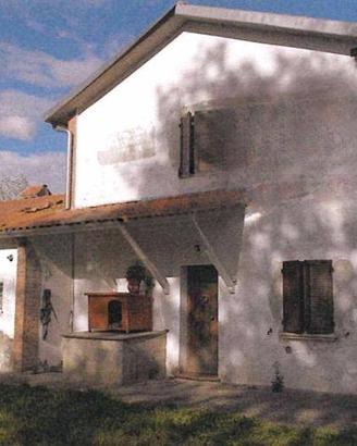 Immobile in asta di 674 m² con 2 locali a Jolanda 