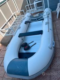 Gommone gonfiabile m 3,80 con motore e accessori
