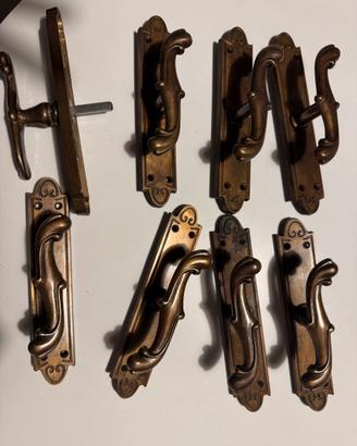 Maniglie per porte e finestre
