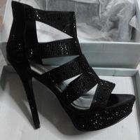 Scarpa nera elegante luccicosa n° 38