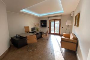 Appartamento con terrazzo - viale kennedy