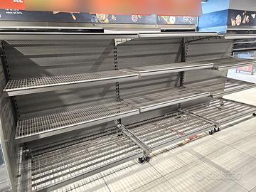 4 scaffalature espositive per merci usate