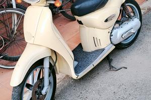 apprilia   scarbeo 50 cc 