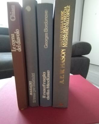 Set quattro libri autori vari