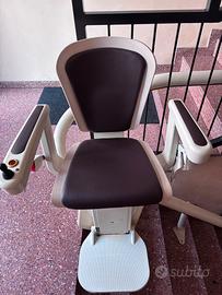 Servoscala o montascale a poltroncina curvilineo