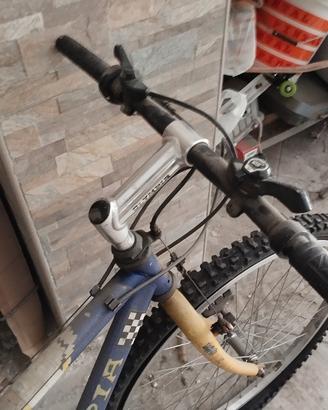bicicletta misura 26 da sistemare 