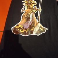 maglietta personaggio fantasy