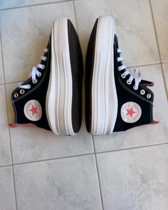 Converse Chuck Taylor All Star Move Platform.
