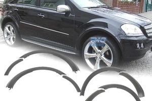 PARAFANGHI MERCEDES CLASSE ML W164 05-11 LOOK AMG 