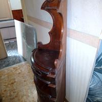 angoliera in legno 