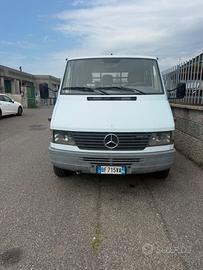 Mercedes Benz 412