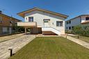 villa-di-197-m²-con-5-locali-e-box-auto-a-cascina