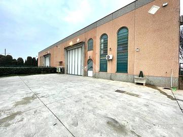 CAPANNONE A BORGOSATOLLO