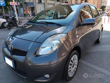TOYOTA YARIS 1.0 SOL 5 PORTE 12 MESI DI GARANZIA