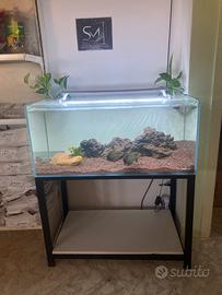 Acquario con supporto