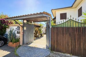 3 LOCALI A ANZIO