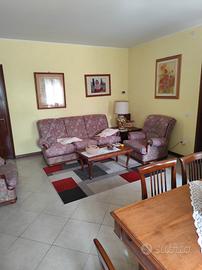 divano più 2 poltrone 