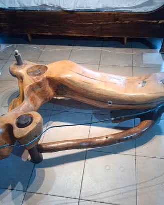 Tavolino in legno massiccio