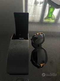 Occhiali da sole Prada Milano con lenti graduate.