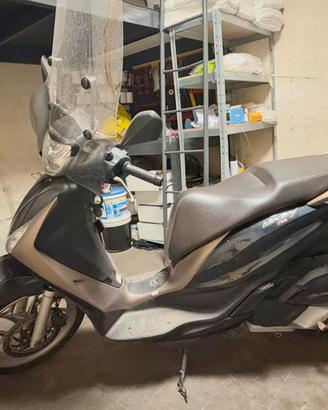 Piaggio Medley 150 anno 2023 con 8200km