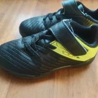 Scarpe  calcetto bambino n. 25