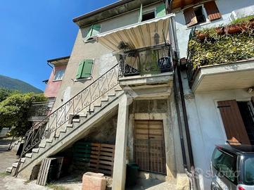 RUSTICO A CAPRINO VERONESE