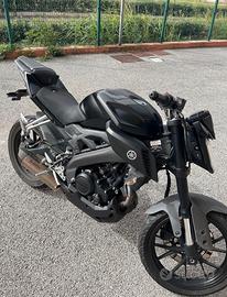 YAMAHA MT125